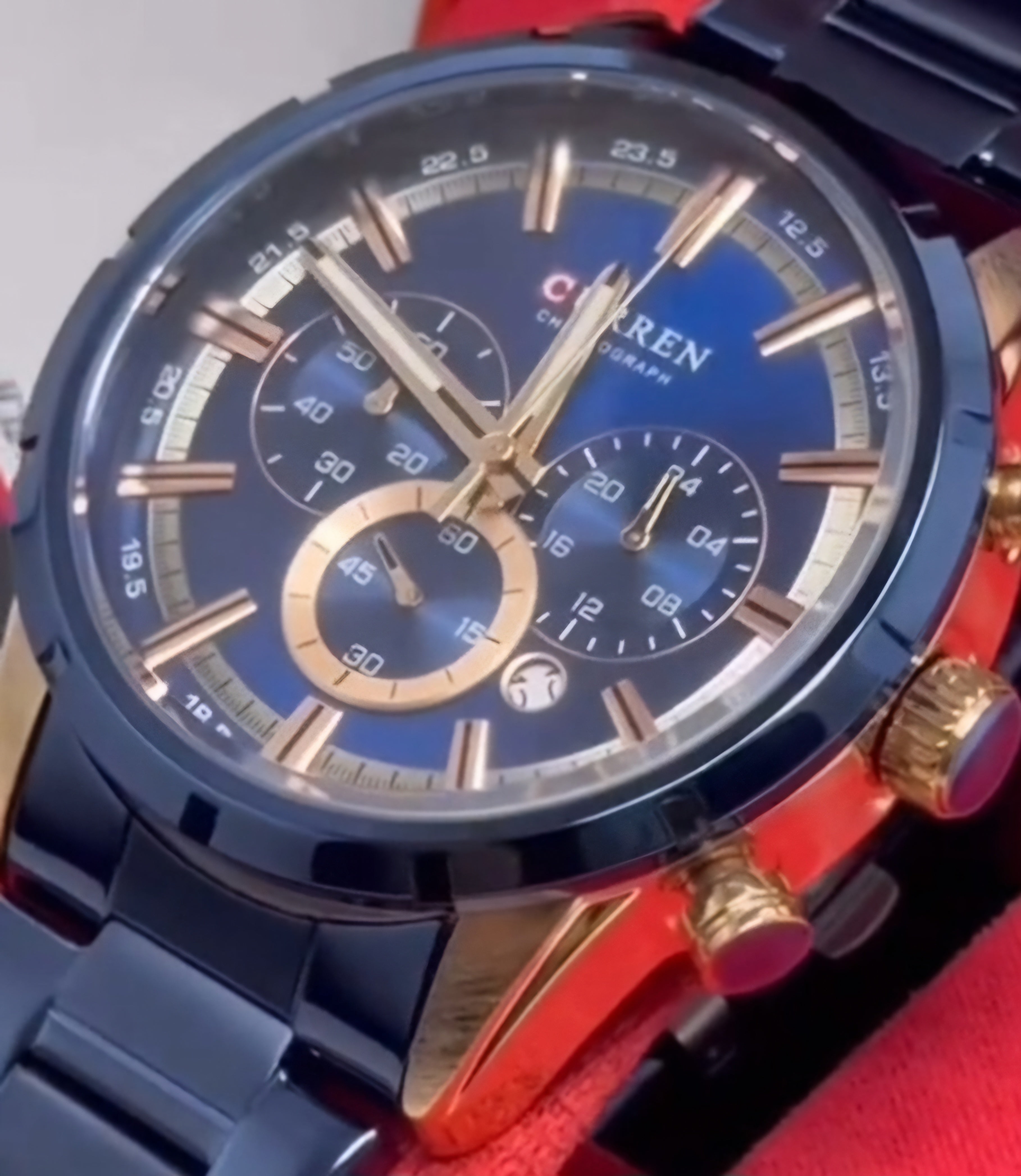 Curren 8355 Linha Prestige Chronograph – Elegância Esportiva com Identidade Forte