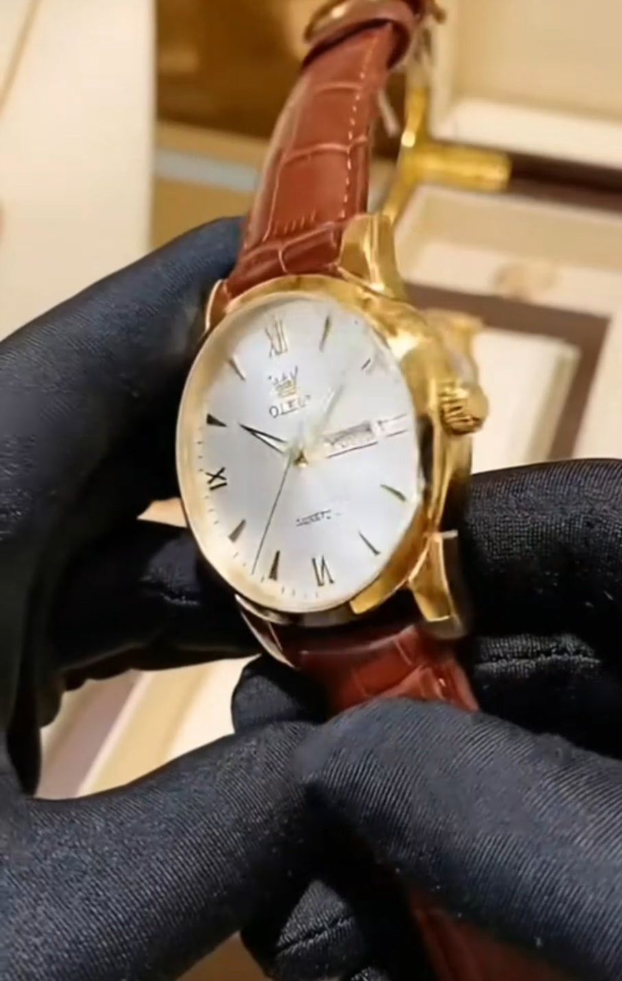 Linha Heritage – Elegância que Define Presença OLEVS 6898 -Relógio de quartzo impermeável, pulseira de couro