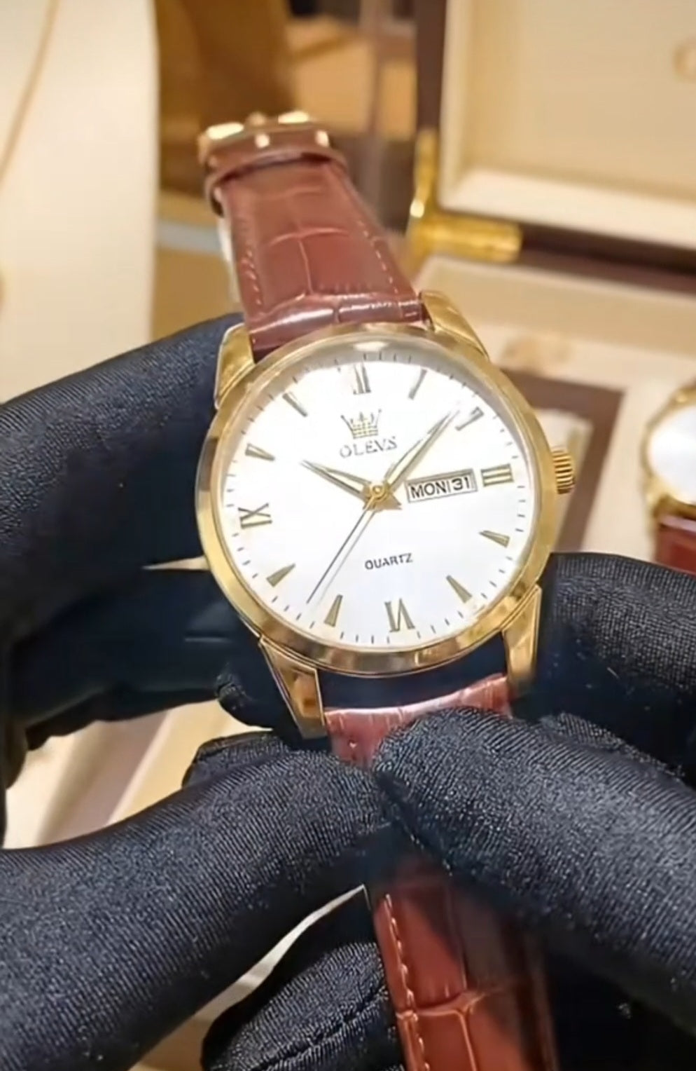 Linha Heritage – Elegância que Define Presença OLEVS 6898 -Relógio de quartzo impermeável, pulseira de couro