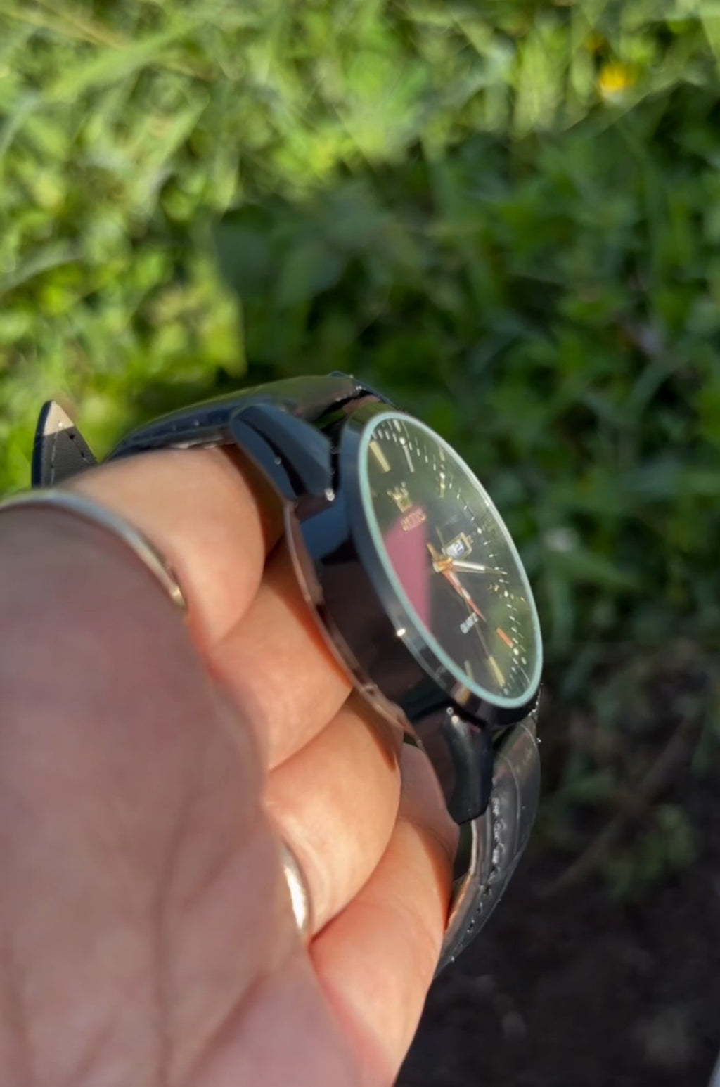 Linha Heritage – Elegância que Define Presença OLEVS 6898 -Relógio de quartzo impermeável, pulseira de couro