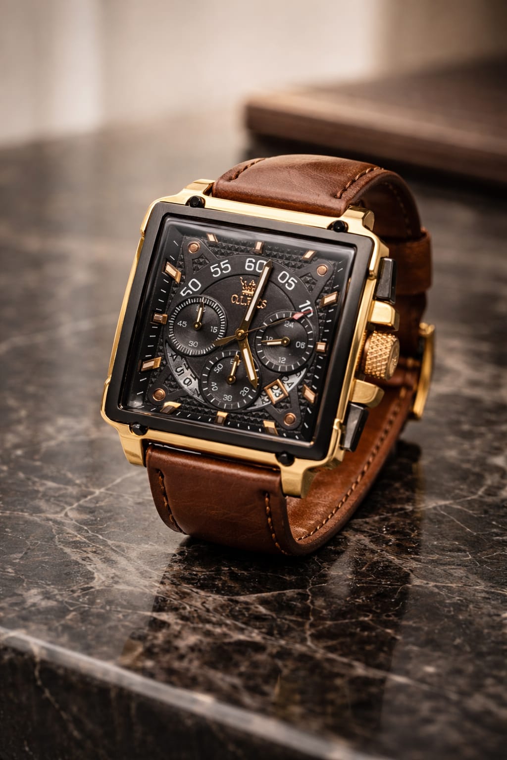 Relógio Masculino Cronógrafo Quadrado Dourado – Luxo e Presença Marcante