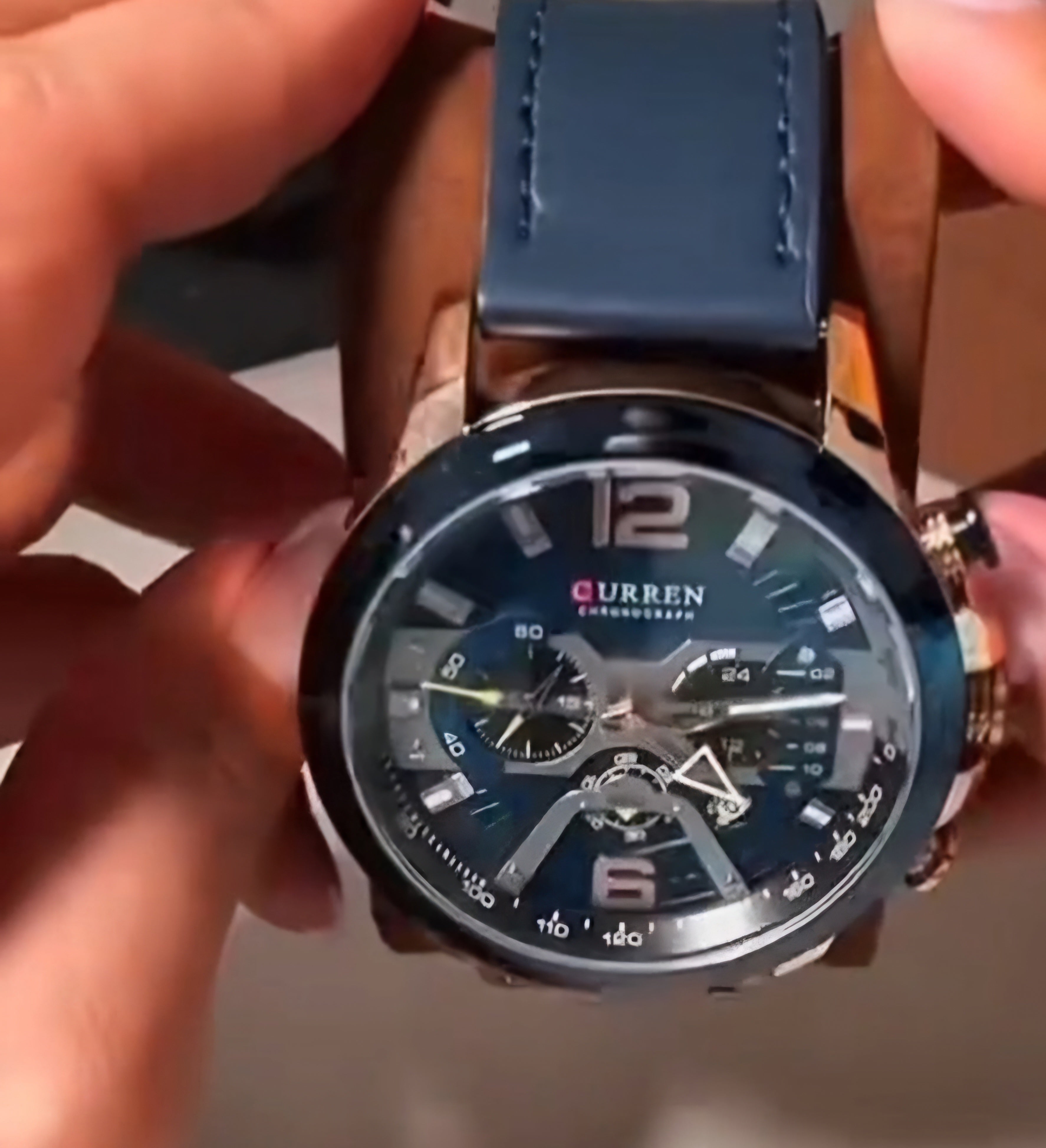 Curren 8329 Linha Titan – Presença Forte no Pulso/ couro militar