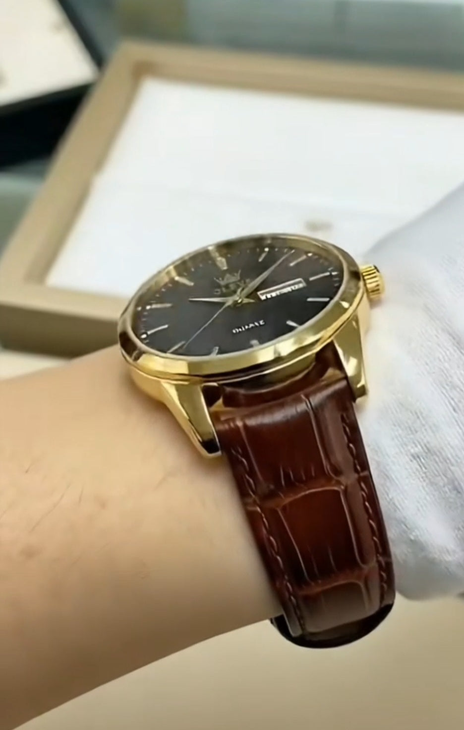 Linha Heritage – Elegância que Define Presença OLEVS 6898 -Relógio de quartzo impermeável, pulseira de couro