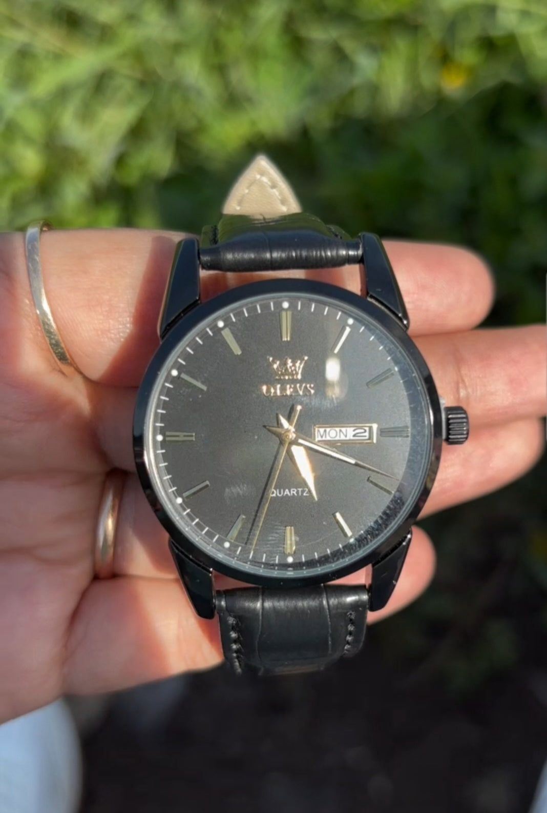 Linha Heritage – Elegância que Define Presença OLEVS 6898 -Relógio de quartzo impermeável, pulseira de couro